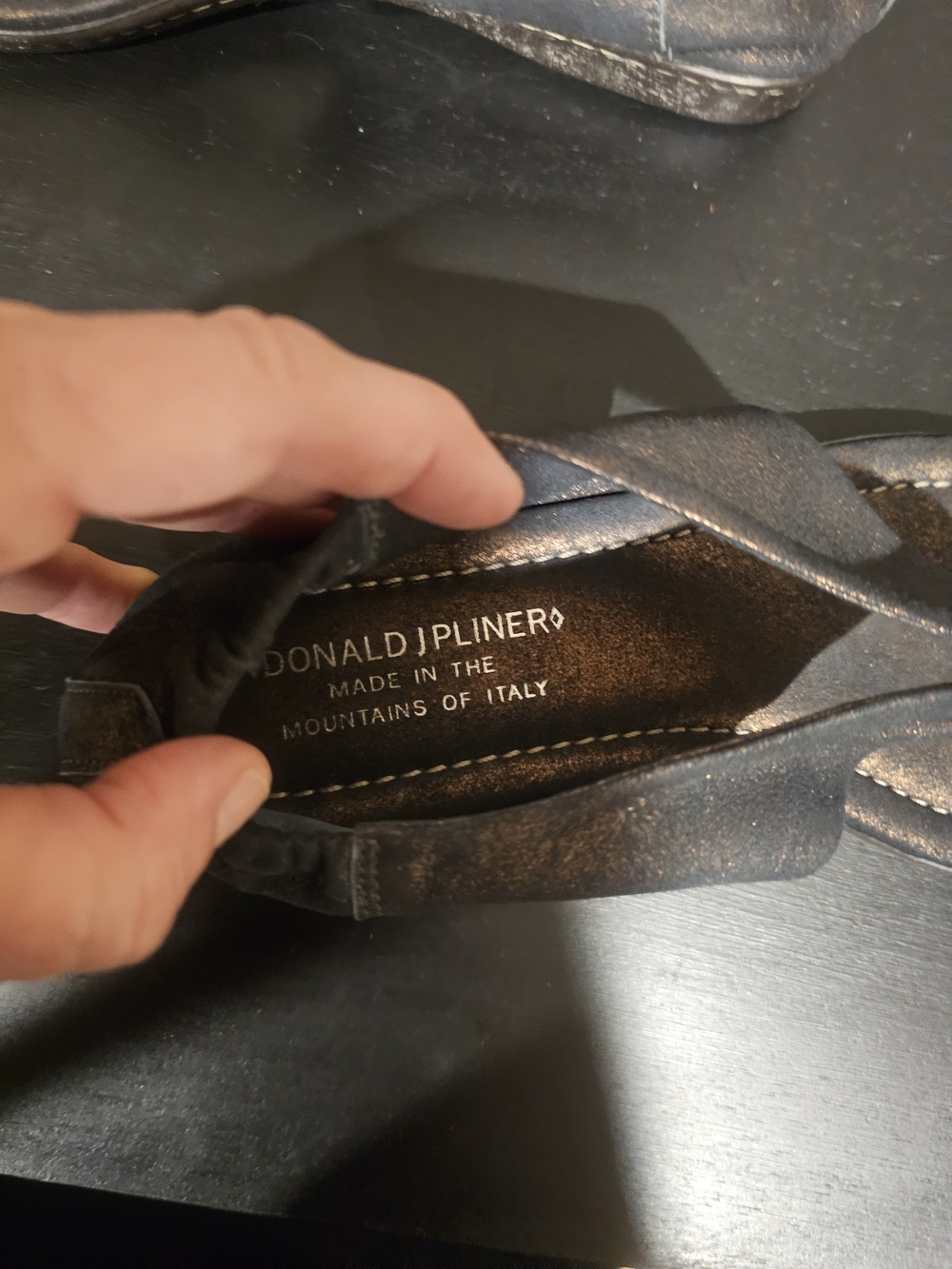 Donald J. Pliner Womens Metallic Bronze Leather Thong Sandals  Made in Italy